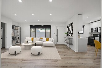 955 N Oxford Ave, Unit 4 in Los Angeles, CA - Building Photo - Building Photo