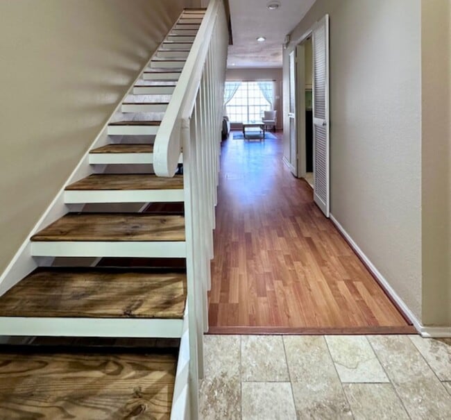 2228 S Piney Point Rd