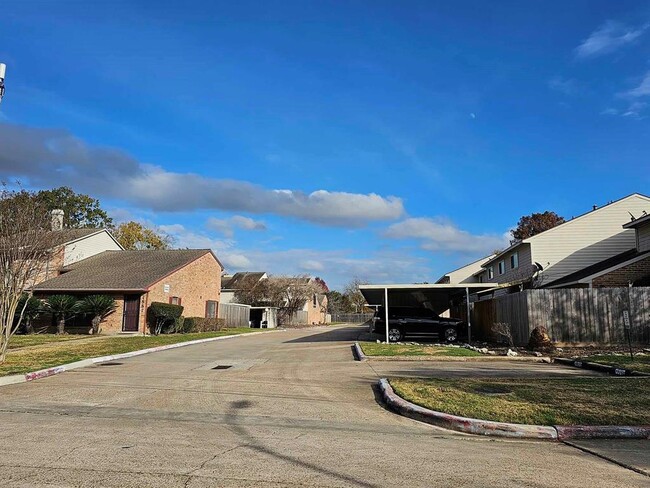 7887 Kendalia Dr in Houston, TX - Building Photo - Building Photo