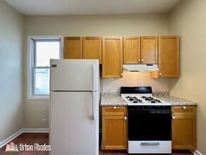 1829 W Melrose St, Unit M00H in Chicago, IL - Foto de edificio - Building Photo