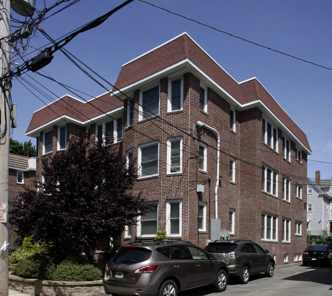 132 Elton St in Providence, RI - Foto de edificio - Building Photo