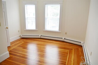 52 Simpson Ave, Unit 3 in Somerville, MA - Building Photo - Building Photo