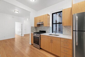 206 Rivington St in New York, NY - Building Photo - Building Photo
