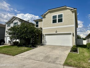 8135 Cape Fox Dr in Jacksonville, FL - Building Photo - Building Photo