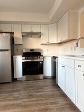 8004 Chelsea Cv N in Hopewell Junction, NY - Building Photo - Building Photo