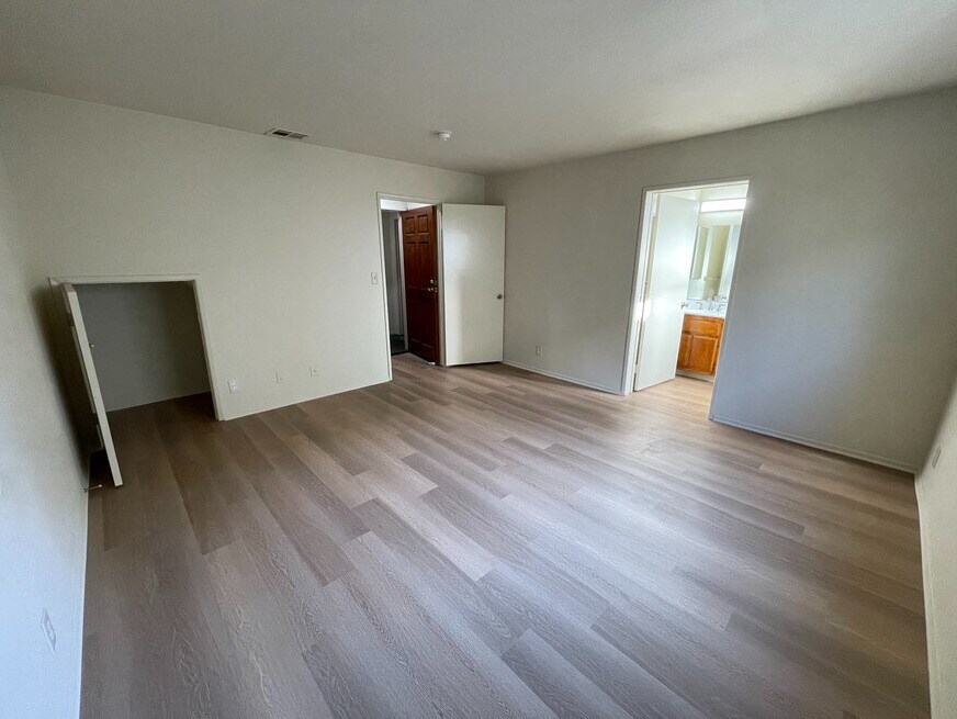 12736 Caswell Ave in Los Angeles, CA - Building Photo