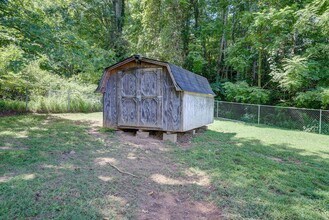 1883 Powder Branch Rd in Johnson City, TN - Building Photo - Building Photo