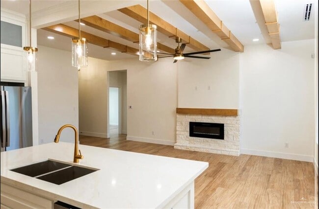 15 Providence Ave in McAllen, TX - Building Photo - Building Photo