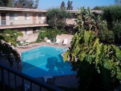 Casa Loma Apartments in Tustin, CA - Foto de edificio - Building Photo