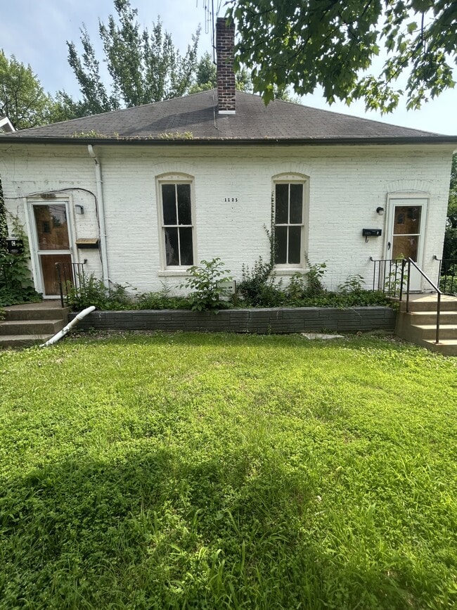 property at 1125 E 5th St