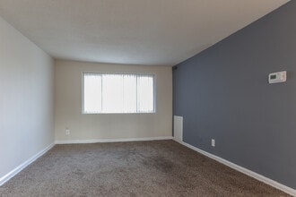 Harbor's Edge in Oxon Hill, MD - Building Photo - Interior Photo