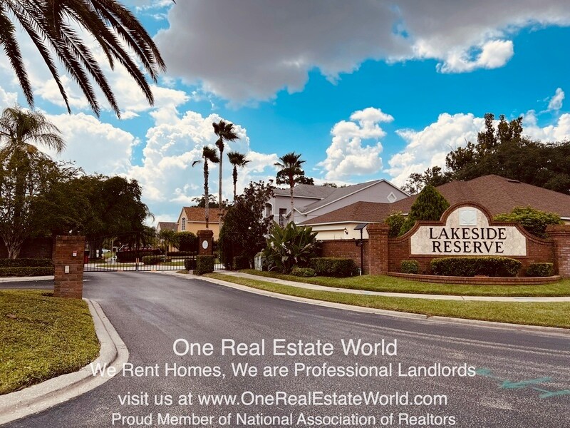 3942 Lakeside Reserve Ln in Orlando, FL - Foto de edificio