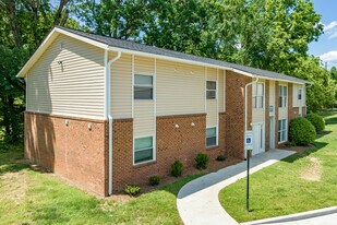 The Club Apartments in Lexington, NC - Building Photo