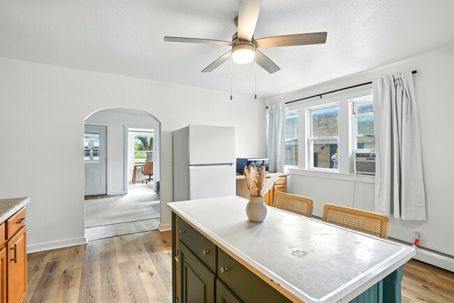 1208 Ellis Blvd NW in Cedar Rapids, IA - Building Photo - Building Photo