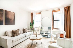 319 E 14th St in New York, NY - Building Photo