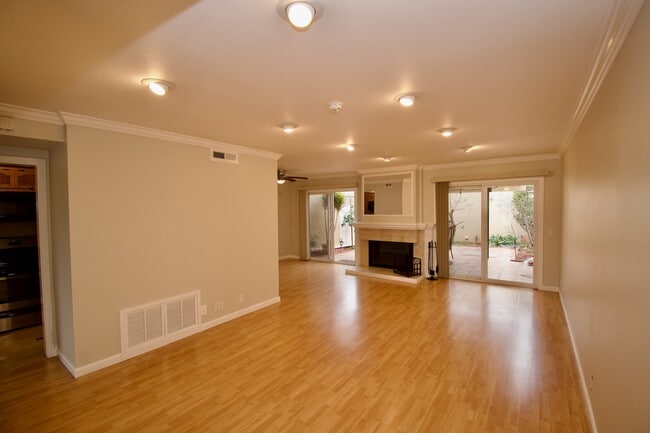 17070 Los Modelos St in Fountain Valley, CA - Building Photo - Building Photo