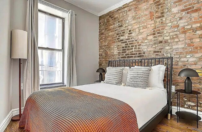 245 E 44th St, Unit 25E in New York, NY - Building Photo - Building Photo