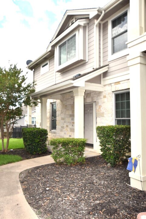 1900 Scofield Ridge Pkwy in Austin, TX - Building Photo