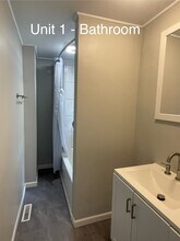 707 Davis St, Unit 1 - first floor in Kalamazoo, MI - Foto de edificio - Building Photo