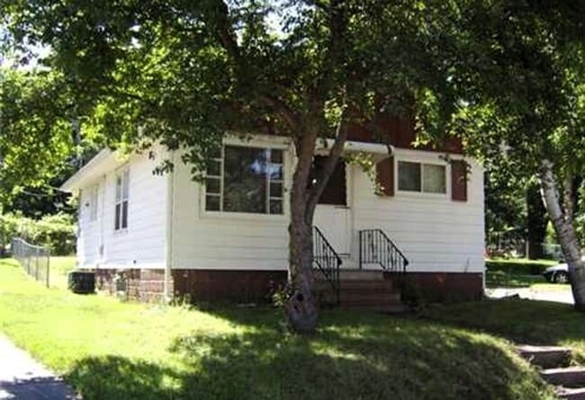 412 Starr Ave in Eau Claire, WI - Building Photo - Building Photo