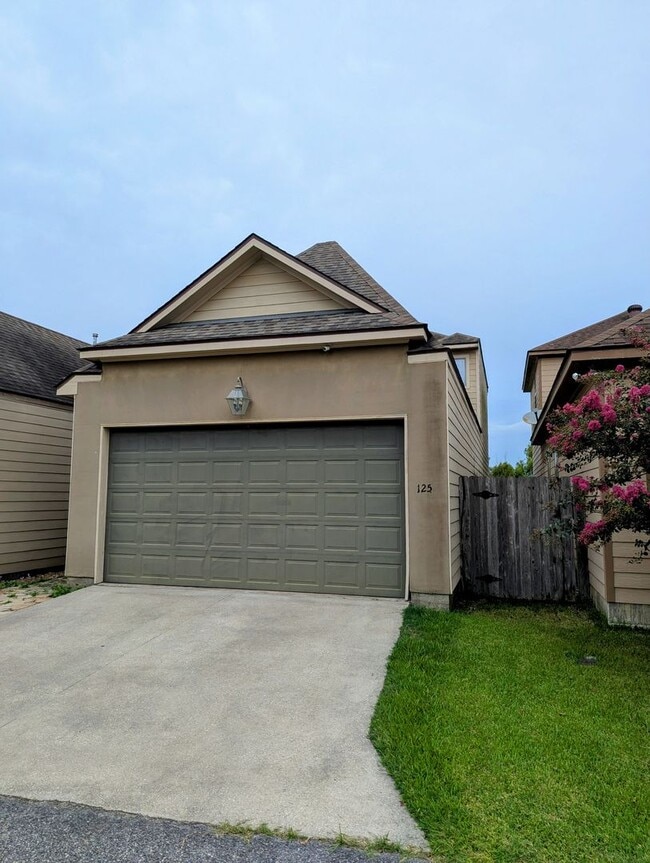 property at 125 Villa Park Ln