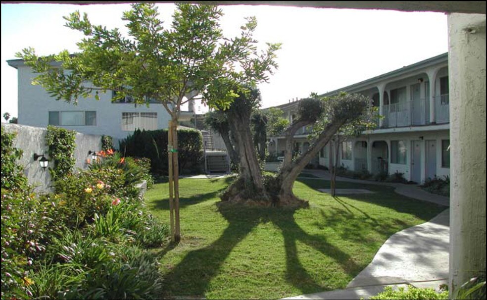 63036305 Comstock Ave Apartments Whittier, CA