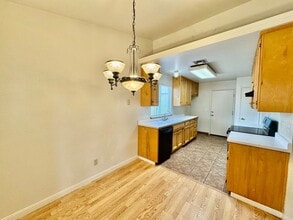 2042 Hastings Dr in Los Banos, CA - Building Photo - Building Photo