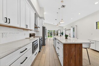 1126 NE 16th Ct in Fort Lauderdale, FL - Building Photo - Building Photo