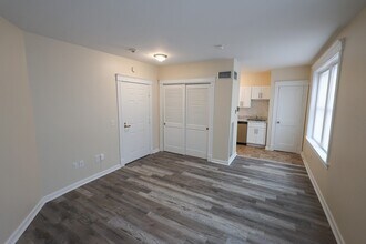 708 Huntington Ave, Unit #1 in Boston, MA - Foto de edificio - Building Photo