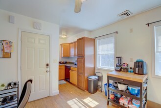 321 Greenwich Ave in New Haven, CT - Building Photo - Building Photo
