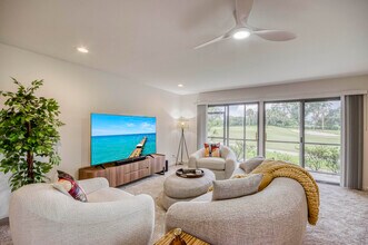 18429 SE Wood Haven Ln in Tequesta, FL - Building Photo - Building Photo