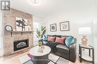 84 Raleigh Crescent in Markham, ON - Building Photo - Building Photo