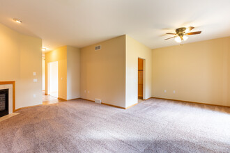 3745 Maple Grove Dr, Unit 3751 in Madison, WI - Building Photo - Building Photo