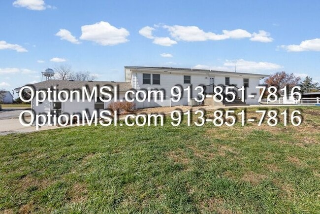 1606 E 779 Rd in Lawrence, KS - Building Photo - Building Photo