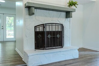 8025 Cedar Cove in Roswell, GA - Foto de edificio - Building Photo