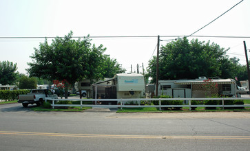 Fresno Mobile Home Park in Fresno, CA - Building Photo - Building Photo