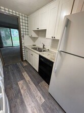 7612 Hampshire Ave N in Minneapolis, MN - Foto de edificio - Building Photo