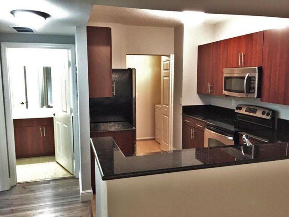 4905 Midtown Ln in Palm Beach Gardens, FL - Building Photo