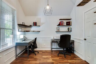 1426 Gracy Dr in Austin, TX - Building Photo - Building Photo