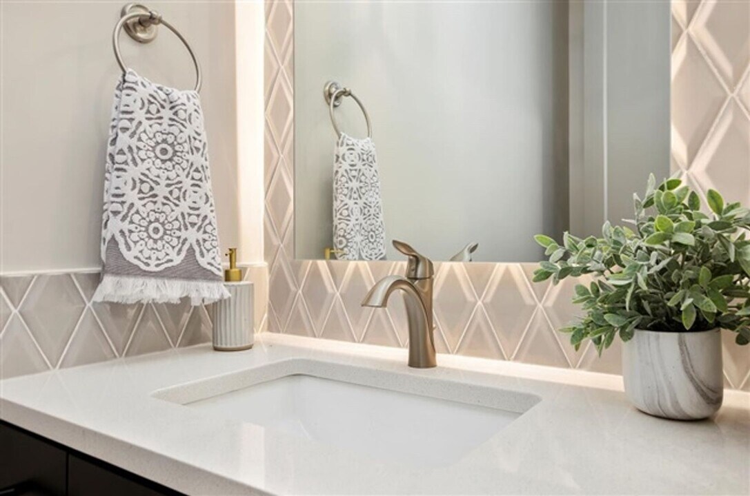 1942 E Knobcone Dr in Meridian, ID - Building Photo