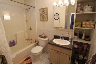 2020 Massachusetts Ave, Unit 2 in Cambridge, MA - Building Photo - Building Photo