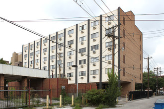 The Diplomat Apartments in St. Louis, MO - Foto de edificio - Building Photo