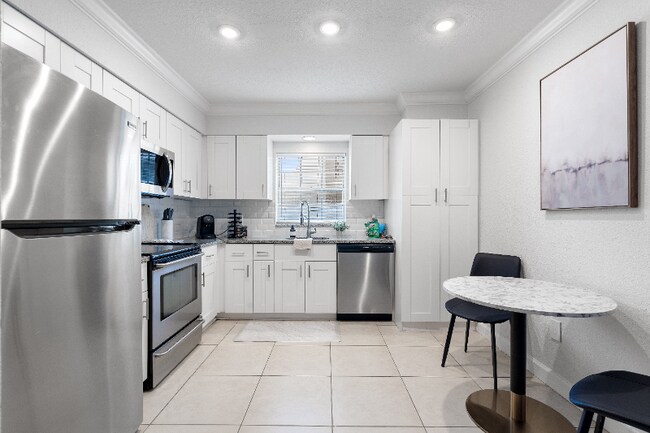 property at 3215 W Swann Ave