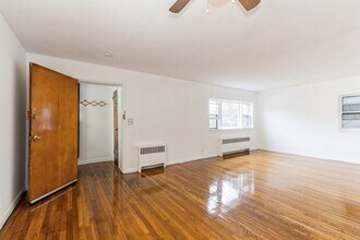 169 McAdoo Ave in Jersey City, NJ - Building Photo - Building Photo
