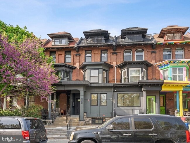 4927 Catharine St, Unit Apt #1