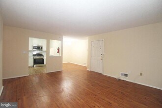 58 Chambord Ct in Hamilton Township, NJ - Building Photo - Building Photo