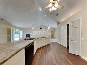 209 Jones Rd in Taylors, SC - Foto de edificio - Building Photo