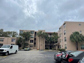 9400 Live Oak Pl, Unit 108 in Davie, FL - Building Photo - Building Photo