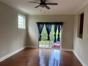 13 Arden Ct in Middletown, NY - Building Photo - Building Photo