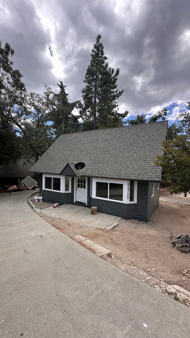 52727 Pine Cove Rd in Idyllwild, CA - Building Photo - Building Photo